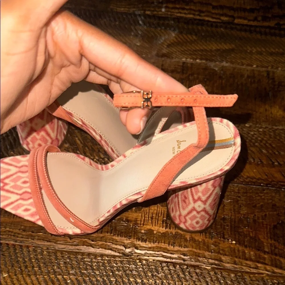New without box Sam Edelman Pink Heels with Textured Cylindrical Heel size 8.5